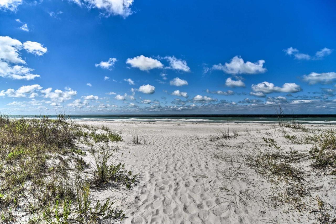 Sun-Soaked Coastal Hideaway - Steps To Beach! Clearwater Beach Buitenkant foto